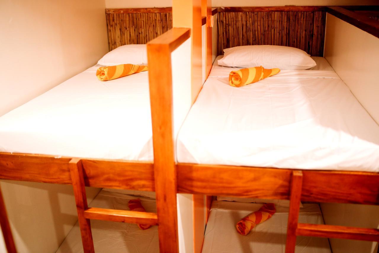 Hostel Avenue Beachfront *
