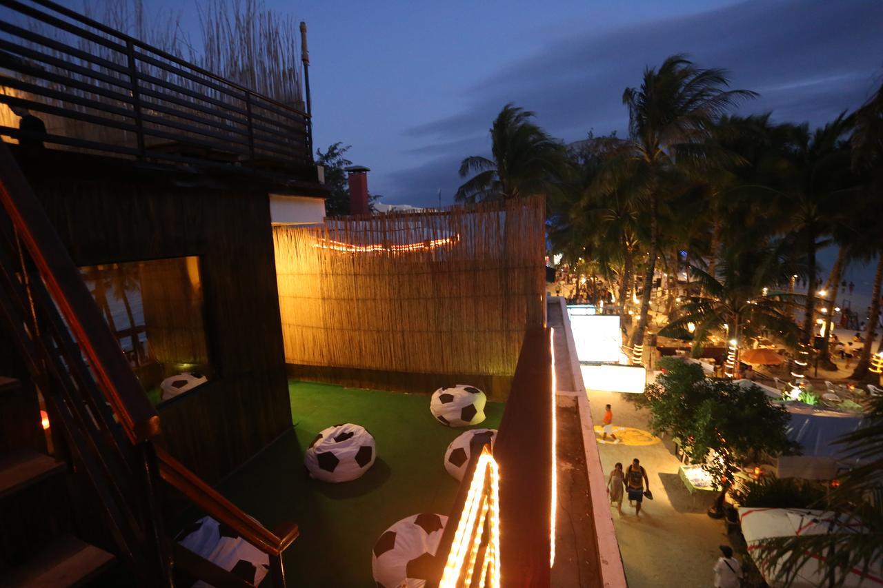Avenue Beachfront Hostel