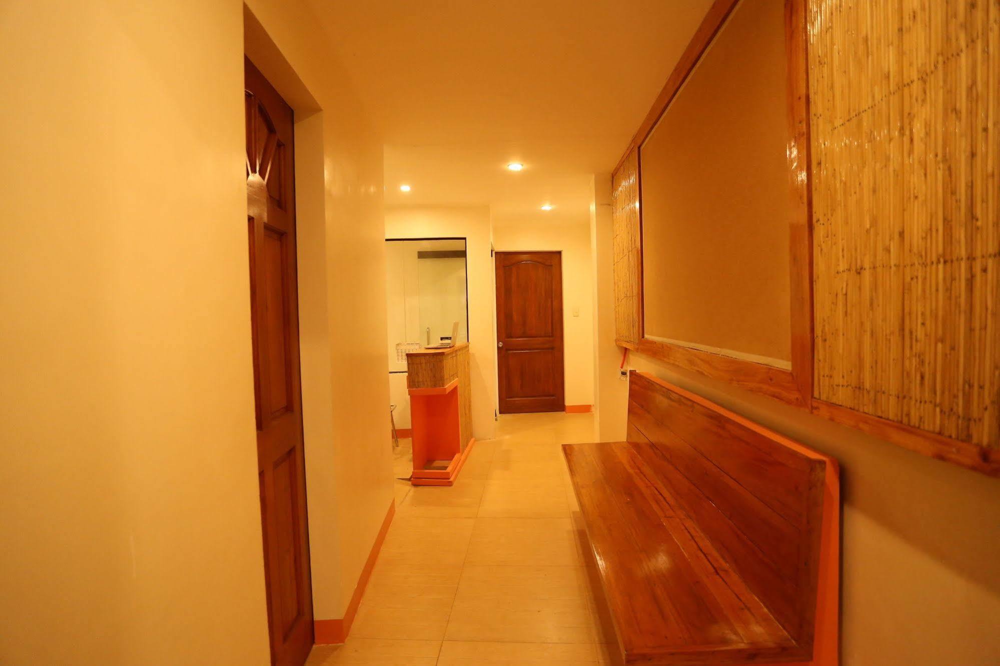 Avenue Beachfront Balabag (Boracay)
